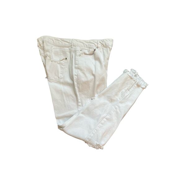 Est 1946 Denim white distressed  hi-rise jeans 12 NWOT - Picture 1 of 9